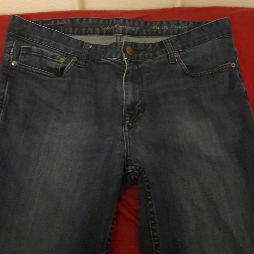 Calvin Klein 34x32 straight blue jeans